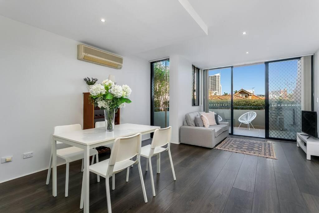 Apartment Will1 - Stylish 2-bed 2-bath Oasis In Crows Nest Village Sydney